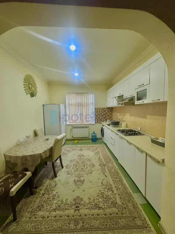 Satılır 7 otaqlı həyət evi 202 m²