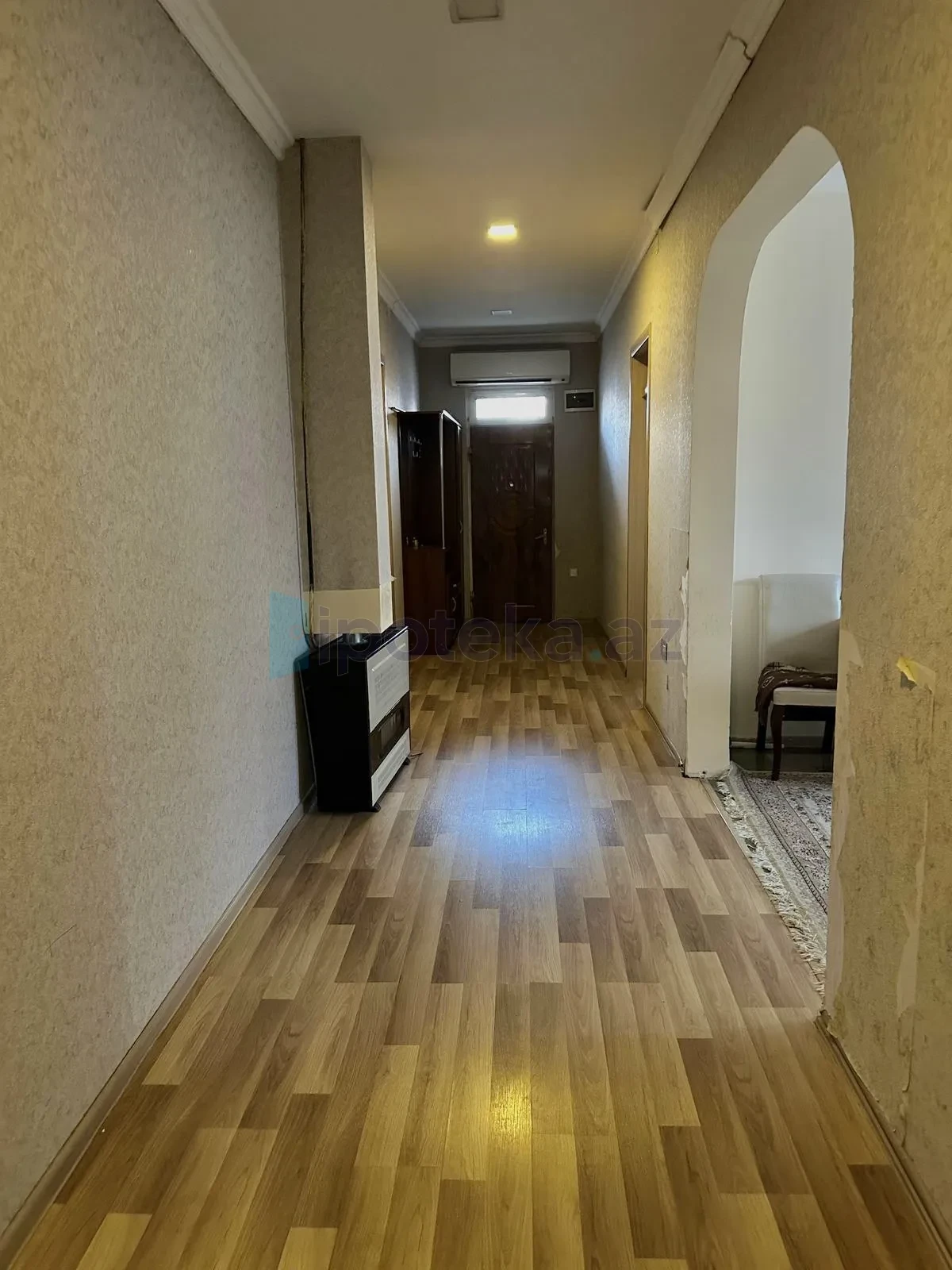 Satılır 7 otaqlı həyət evi 202 m²