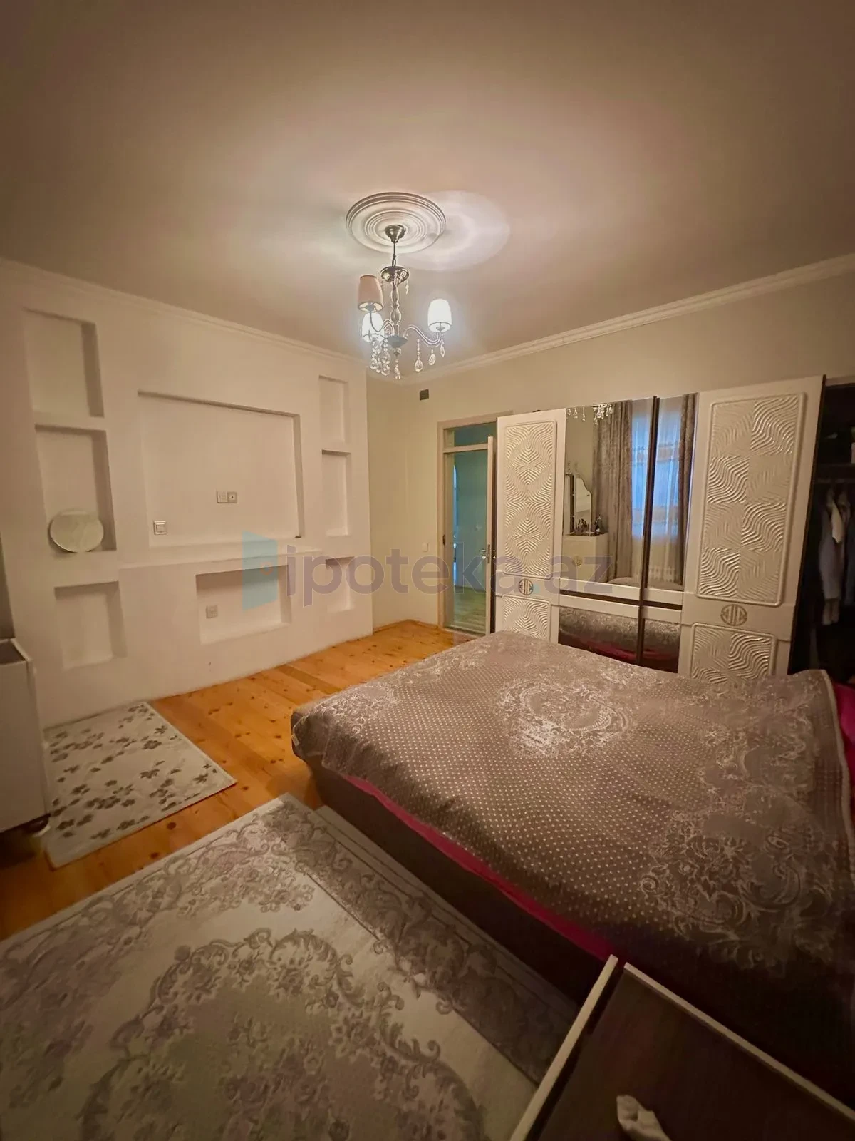 Satılır 7 otaqlı həyət evi 202 m²