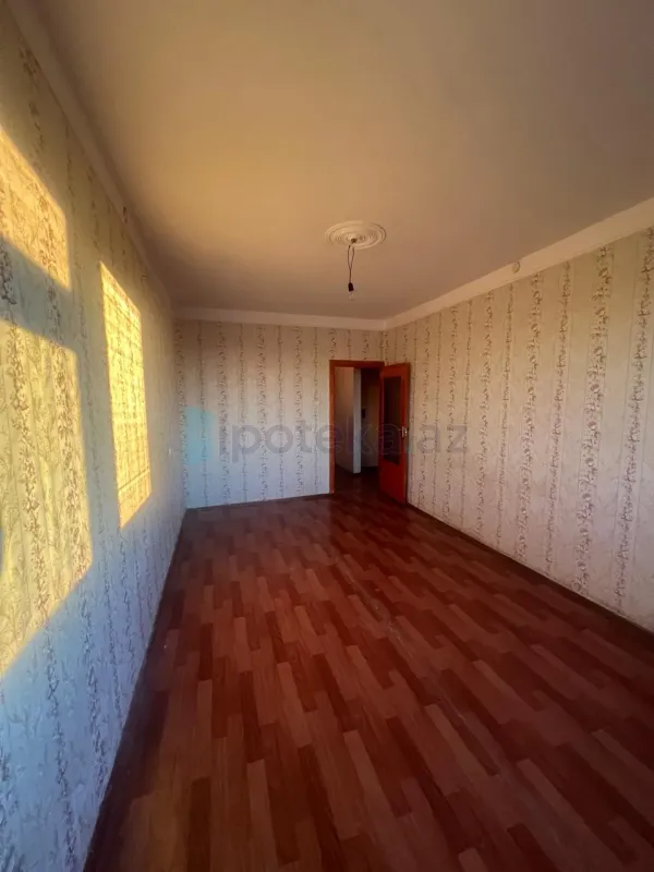 Satılır 5 otaqlı köhnə tikili 103 m²