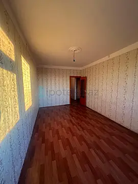 Satılır 5 otaqlı köhnə tikili 103 m²