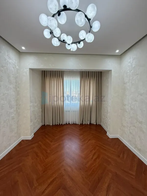 Satılır 5 otaqlı köhnə tikili 120 m²