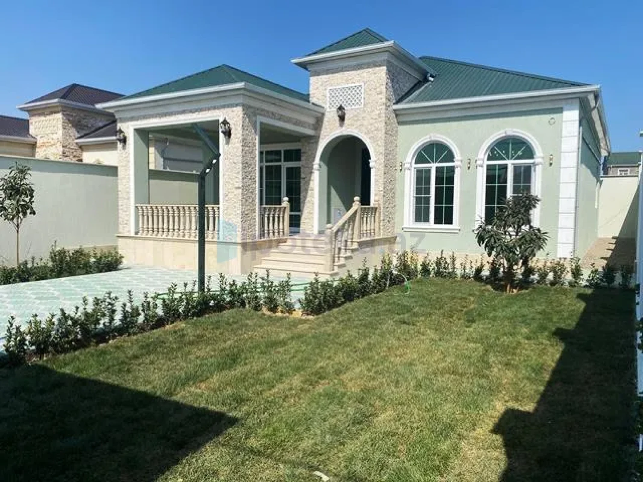 Satılır 4 otaqlı həyət evi 145 m²