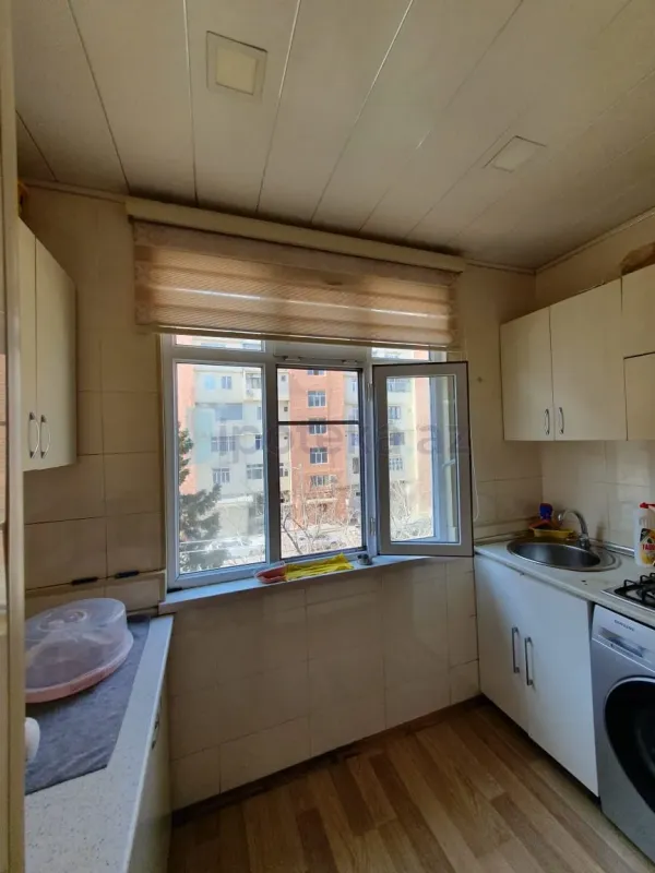 Satılır 2 otaqlı köhnə tikili 40 m²