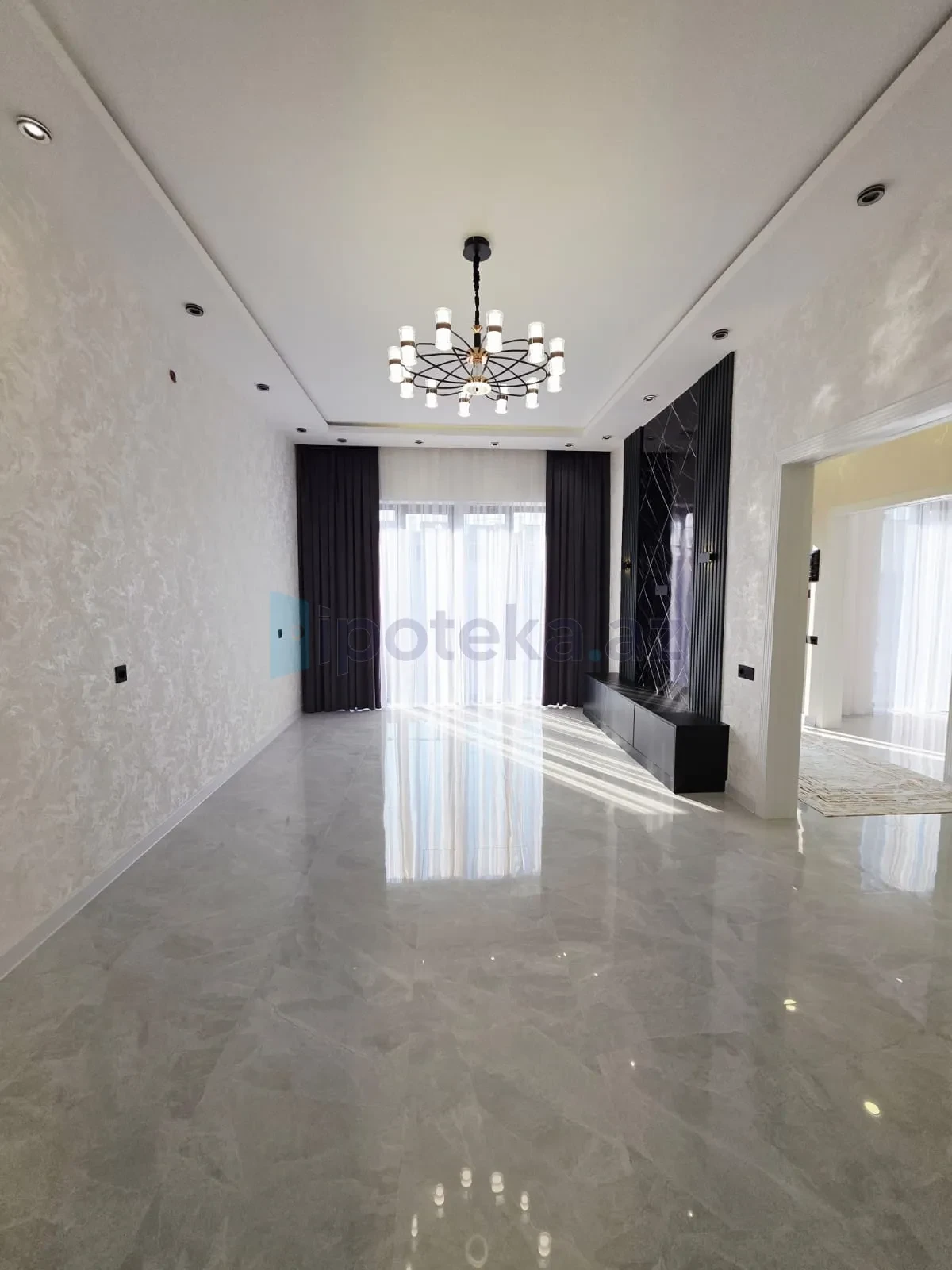Satılır 4 otaqlı mənzil 155 m²