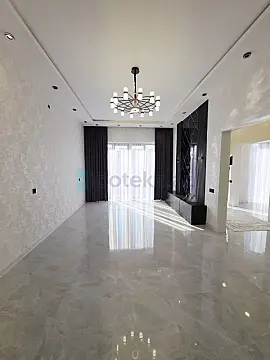 Satılır 4 otaqlı mənzil 155 m²