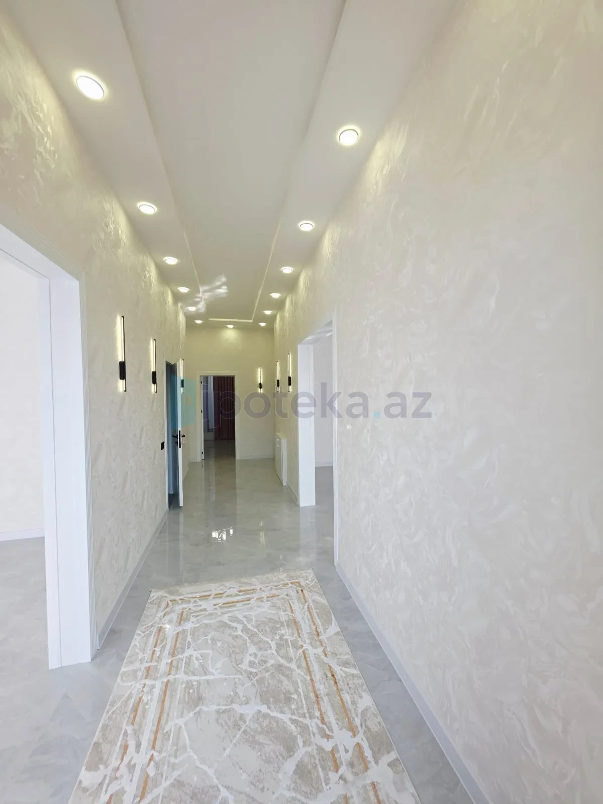 Satılır 4 otaqlı mənzil 155 m²