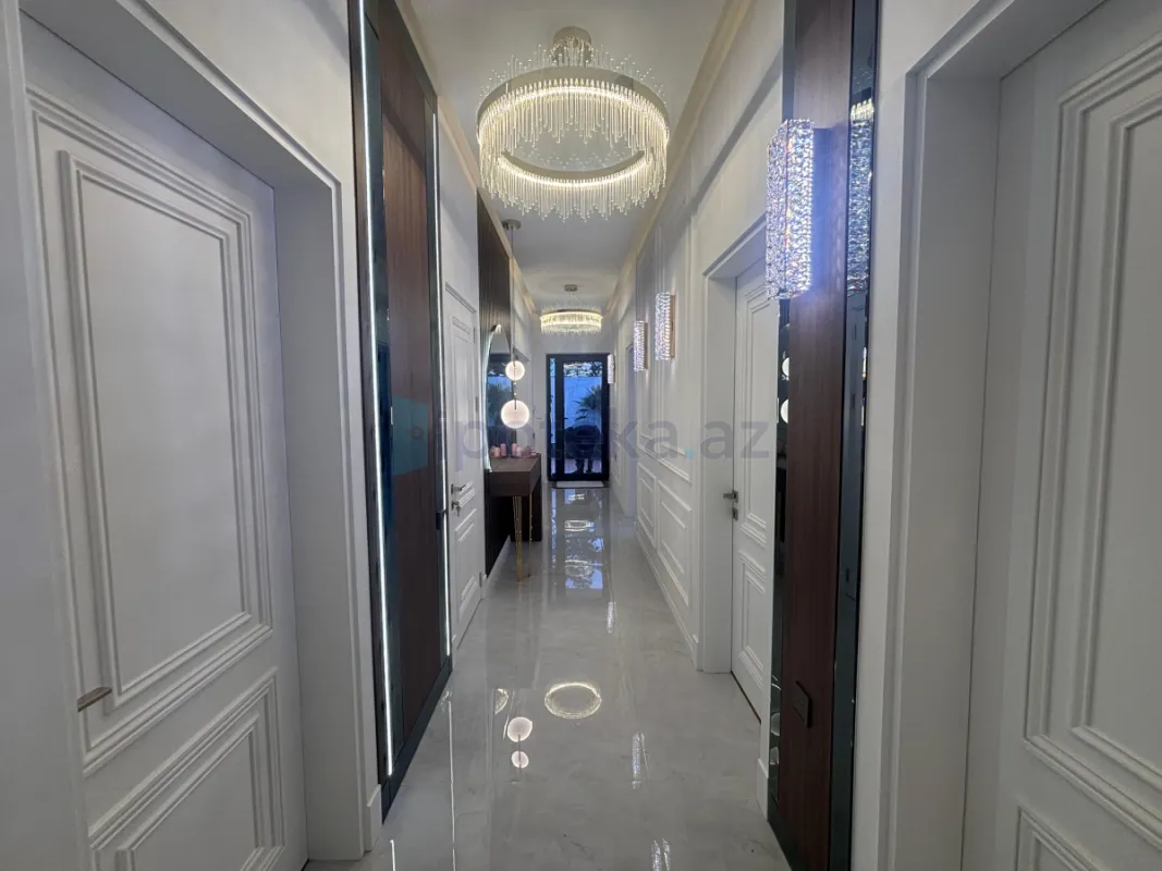 Satılır 4 otaqlı mənzil 140 m²
