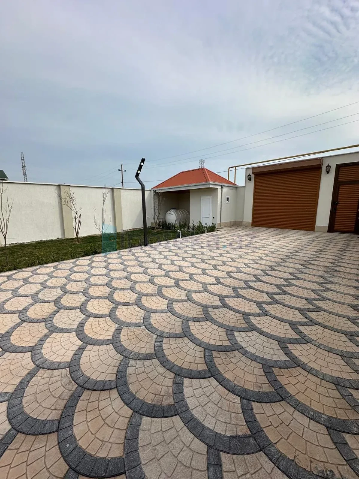 Satılır 4 otaqlı həyət evi 145 m²