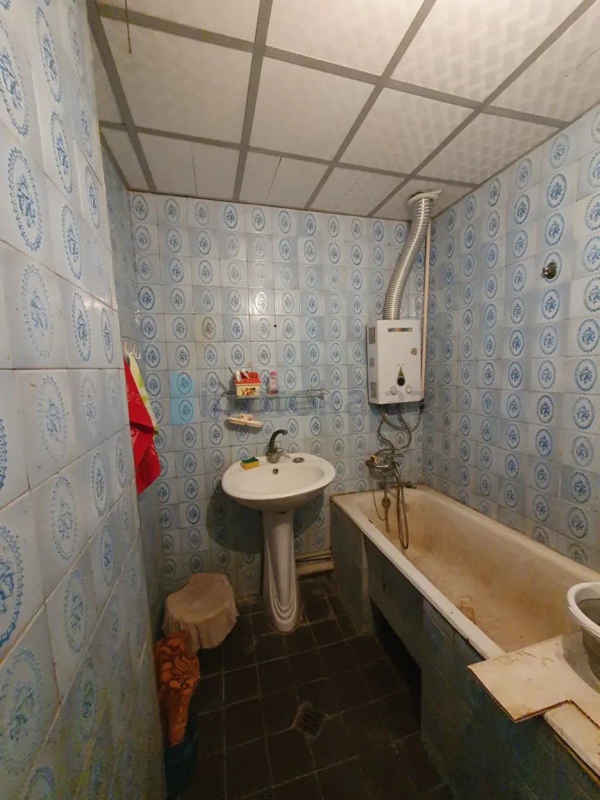 Satılır 3 otaqlı köhnə tikili 80 m²