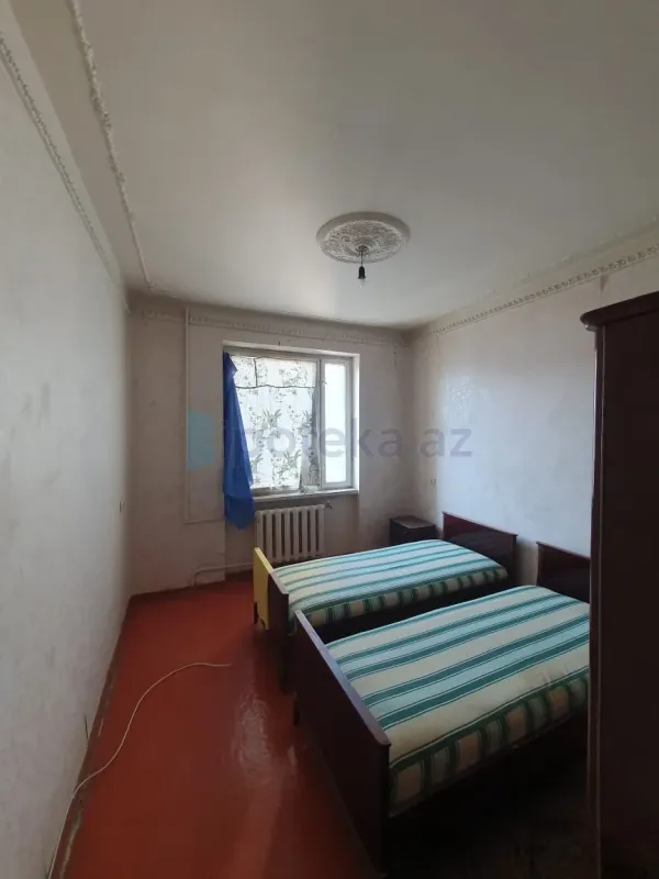 Satılır 3 otaqlı köhnə tikili 80 m²