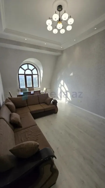 Satılır 2 otaqlı yeni tikili 70 m²