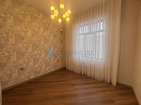 Satılır 5 otaqlı mənzil 220 m²