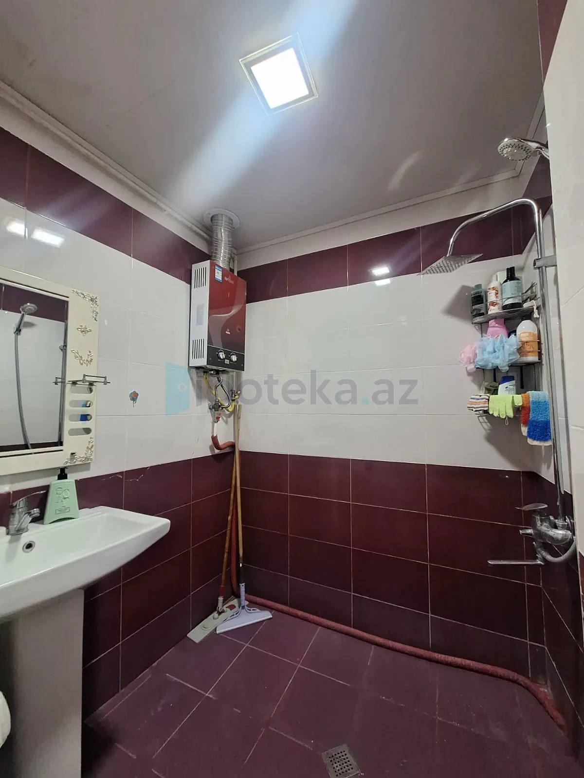 Satılır 4 otaqlı köhnə tikili 80 m²