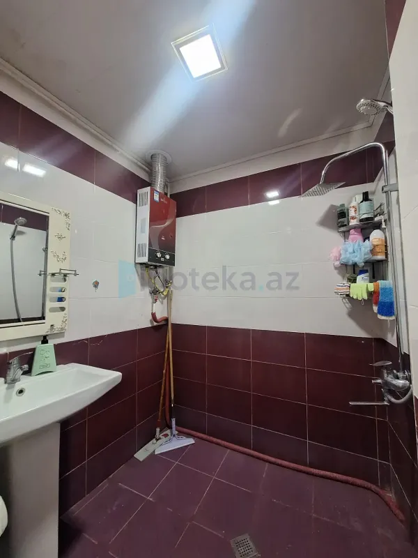 Satılır 4 otaqlı köhnə tikili 80 m²