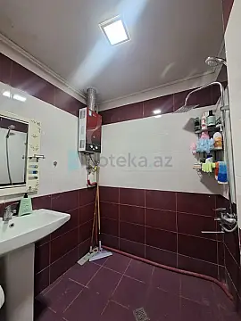 Satılır 4 otaqlı köhnə tikili 80 m²