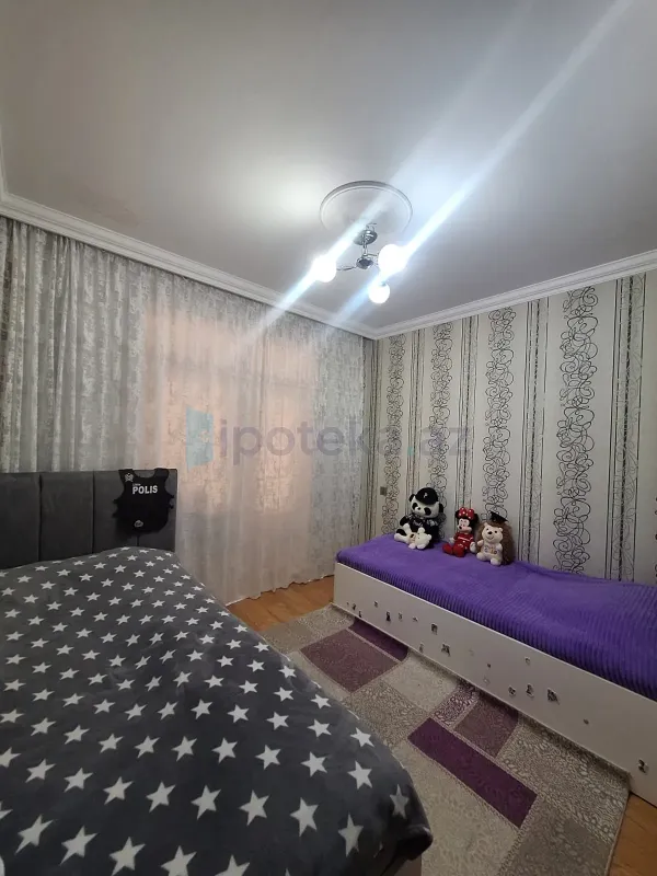 Satılır 4 otaqlı köhnə tikili 80 m²