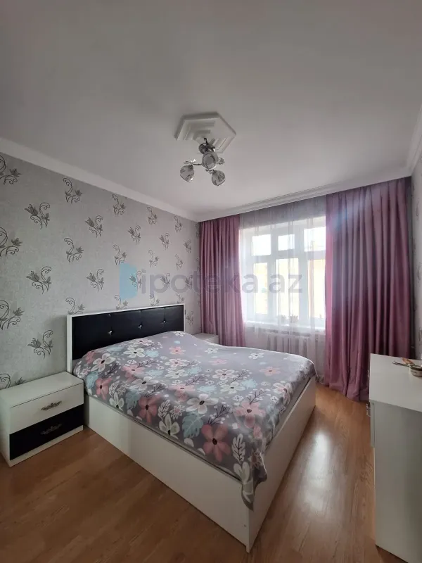 Satılır 4 otaqlı köhnə tikili 80 m²