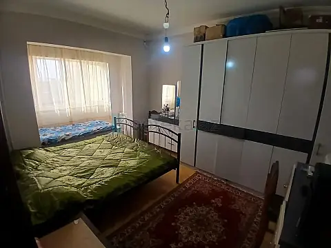 Satılır 3 otaqlı köhnə tikili 90 m²