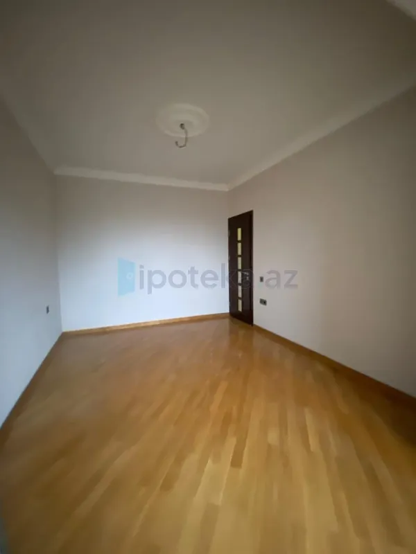 Satılır 3 otaqlı köhnə tikili 90 m²