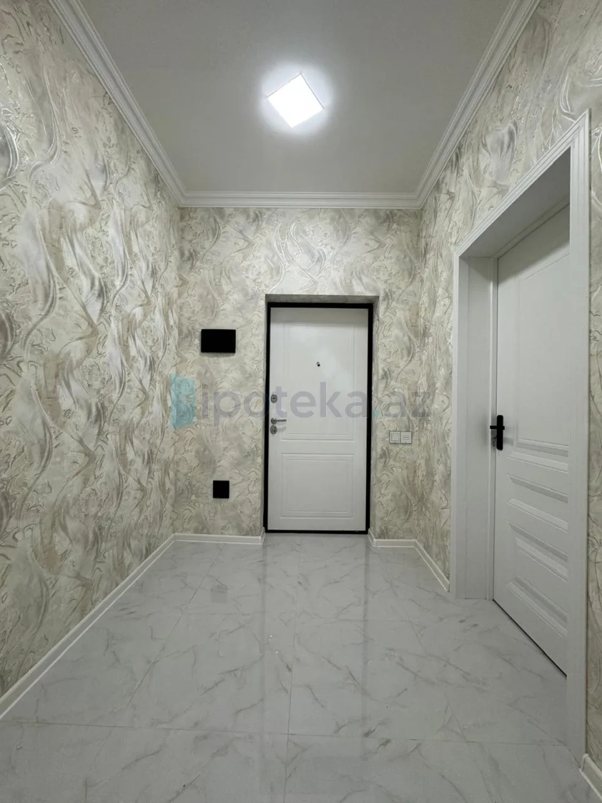Satılır 2 otaqlı yeni tikili 64 m²