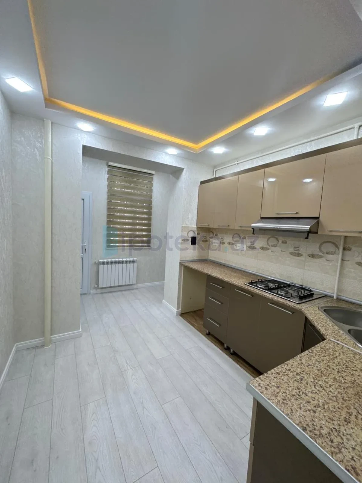Satılır 2 otaqlı köhnə tikili 65 m²