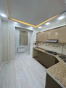 Satılır 2 otaqlı köhnə tikili 65 m²