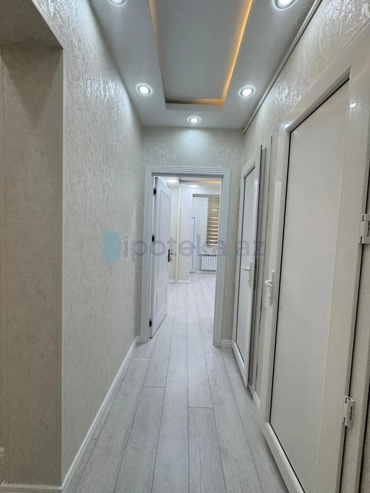 Satılır 2 otaqlı köhnə tikili 65 m²