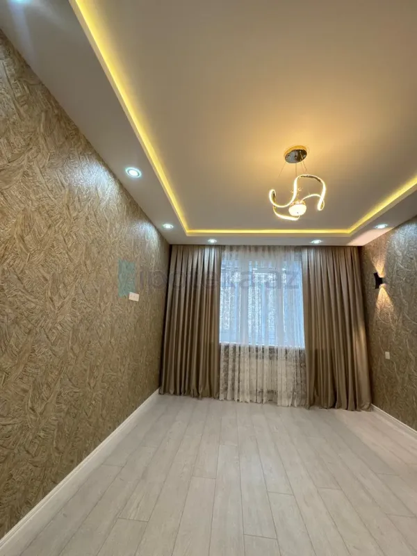 Satılır 2 otaqlı köhnə tikili 65 m²
