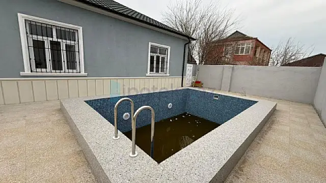 Satılır 3 otaqlı həyət evi 250 m²