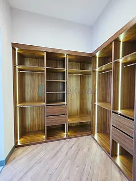 Satılır 5 otaqlı mənzil 260 m²