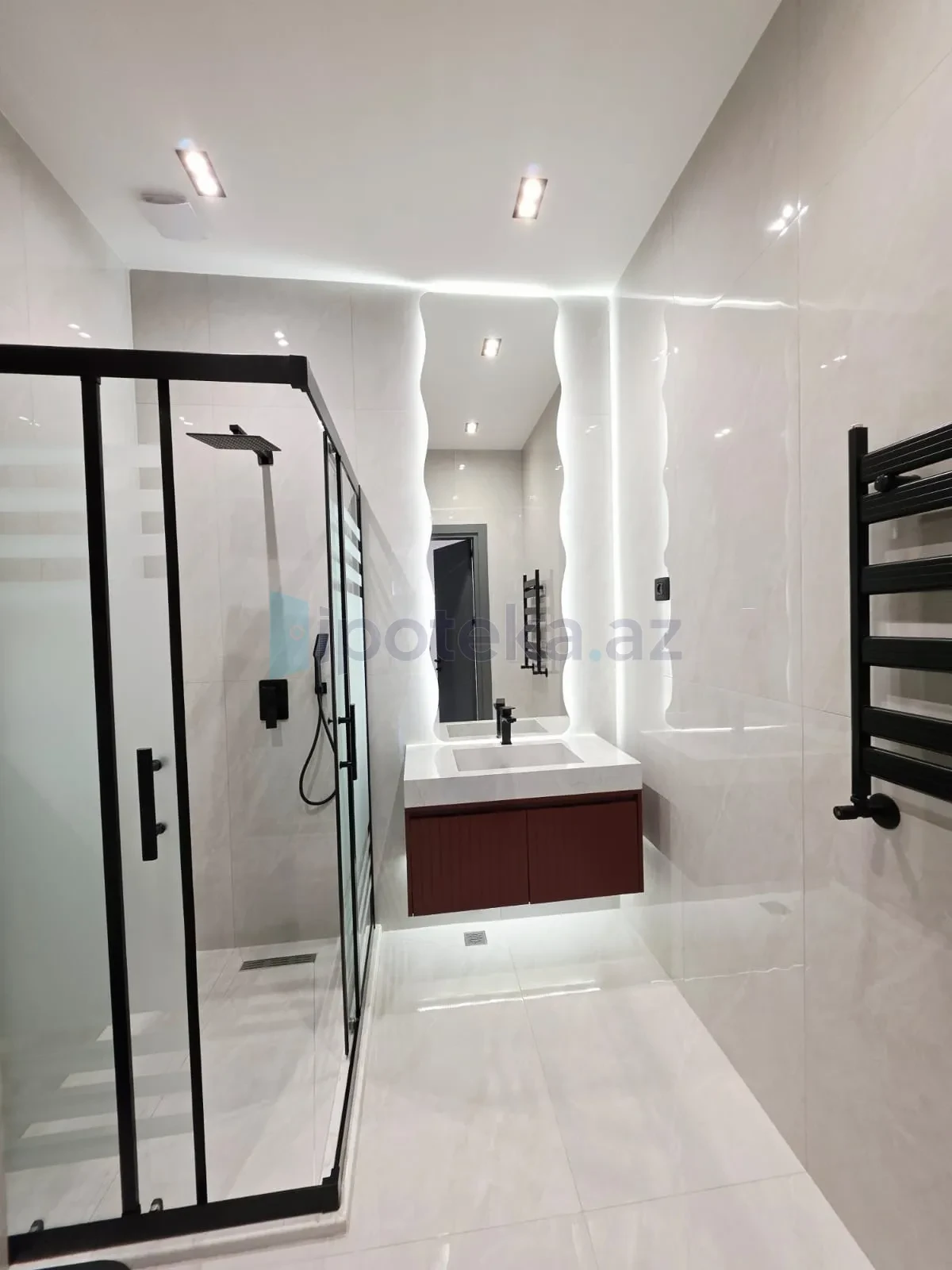 Satılır 5 otaqlı mənzil 260 m²