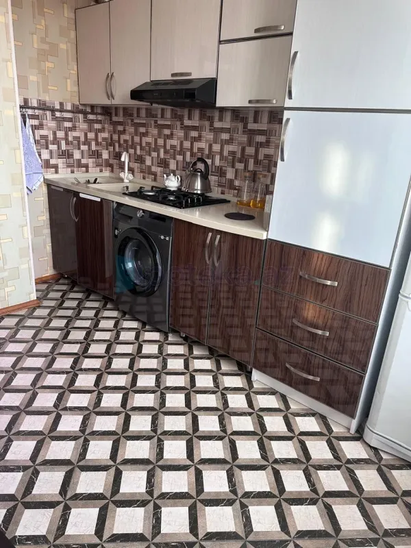 Satılır 3 otaqlı yeni tikili 80 m²