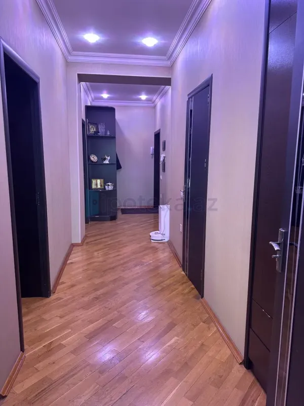 Satılır 3 otaqlı yeni tikili 80 m²