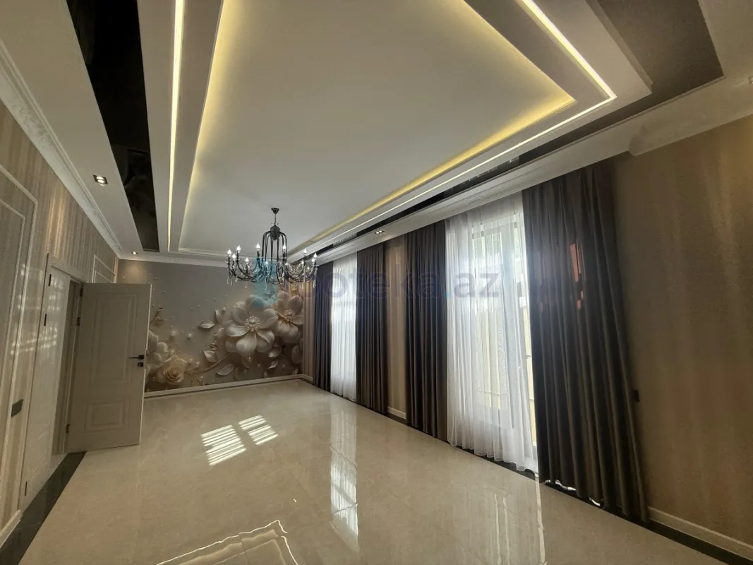 Satılır 5 otaqlı həyət evi 216 m²