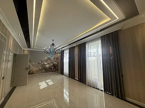 Satılır 5 otaqlı həyət evi 216 m²
