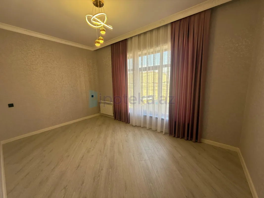 Satılır 5 otaqlı həyət evi 216 m²