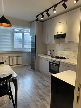 Satılır 2 otaqlı köhnə tikili 53 m²