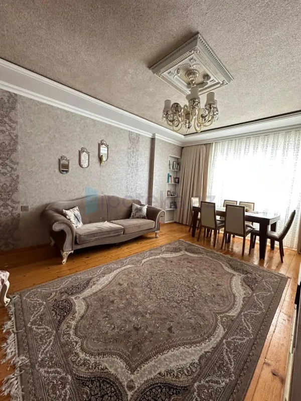 Satılır 2 otaqlı köhnə tikili 55 m²