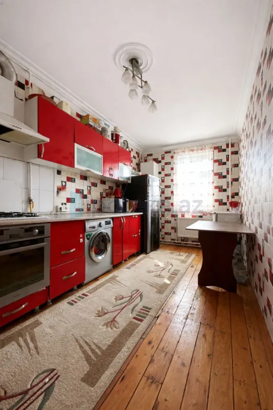 Satılır 2 otaqlı köhnə tikili 55 m²