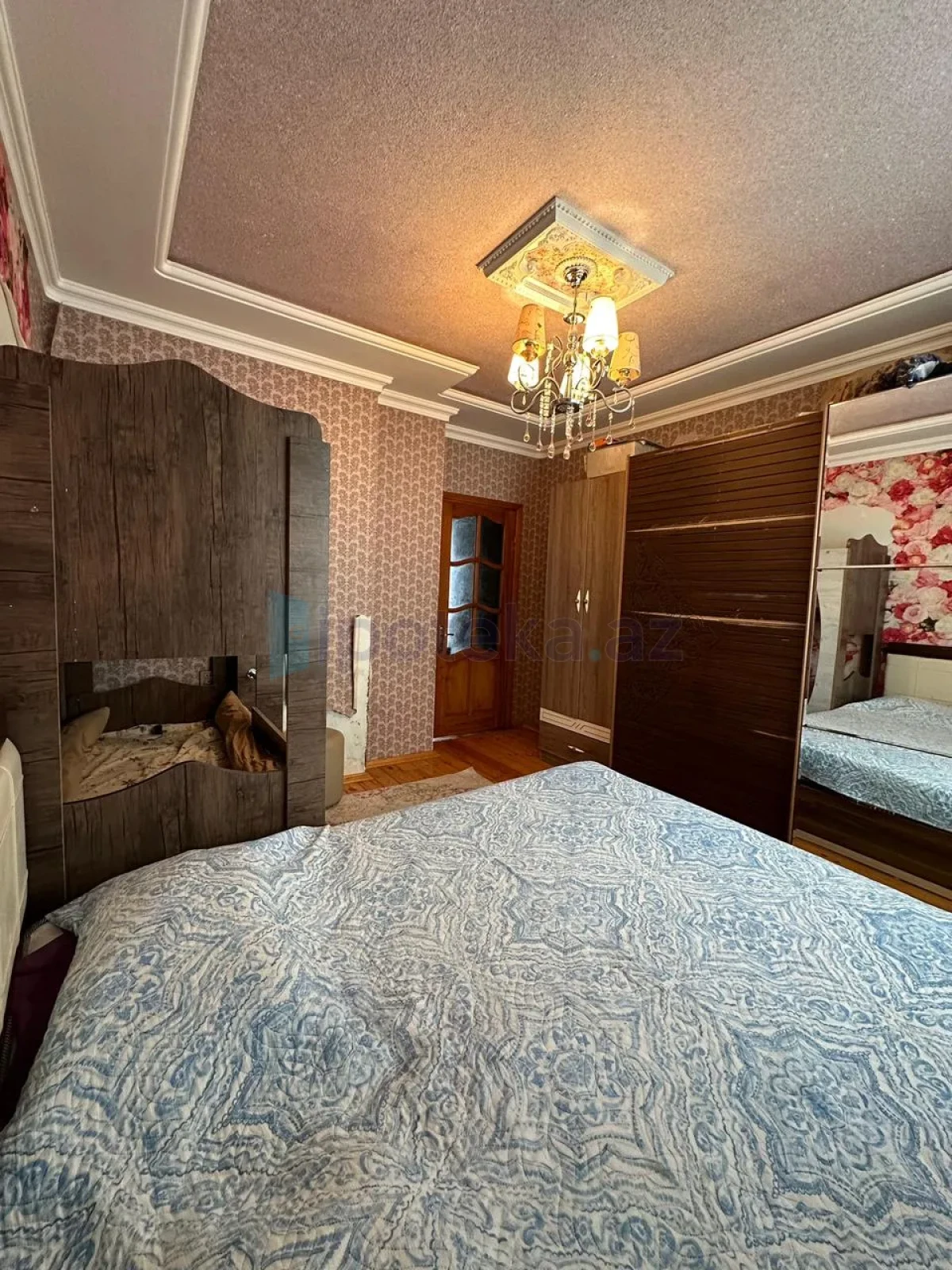 Satılır 2 otaqlı köhnə tikili 55 m²