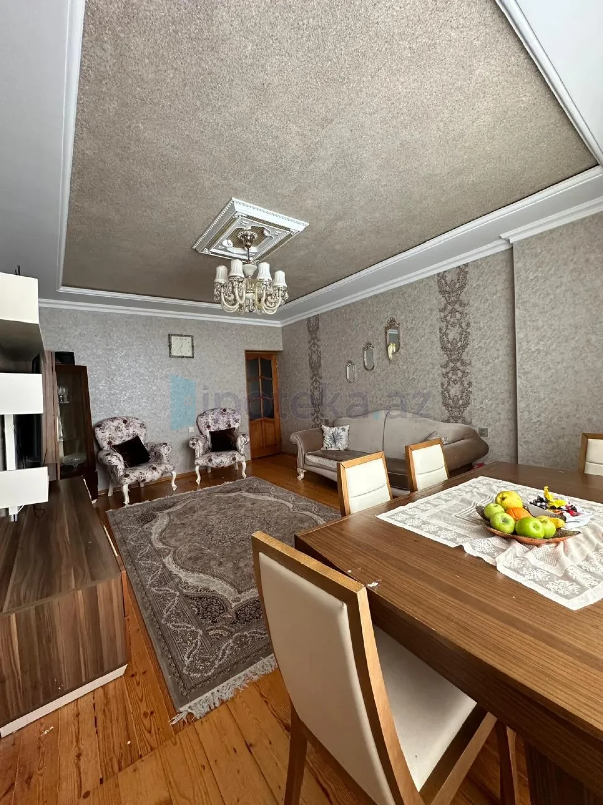 Satılır 2 otaqlı köhnə tikili 55 m²