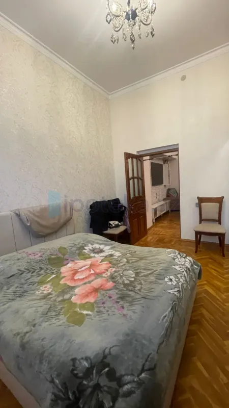 Satılır 3 otaqlı köhnə tikili 80 m²