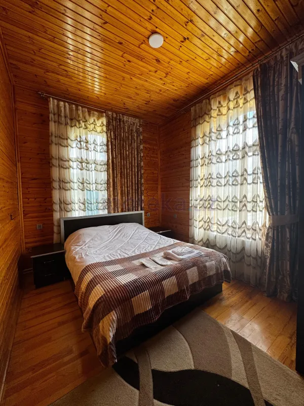 Satılır 10 otaqlı obyekt 600 m²