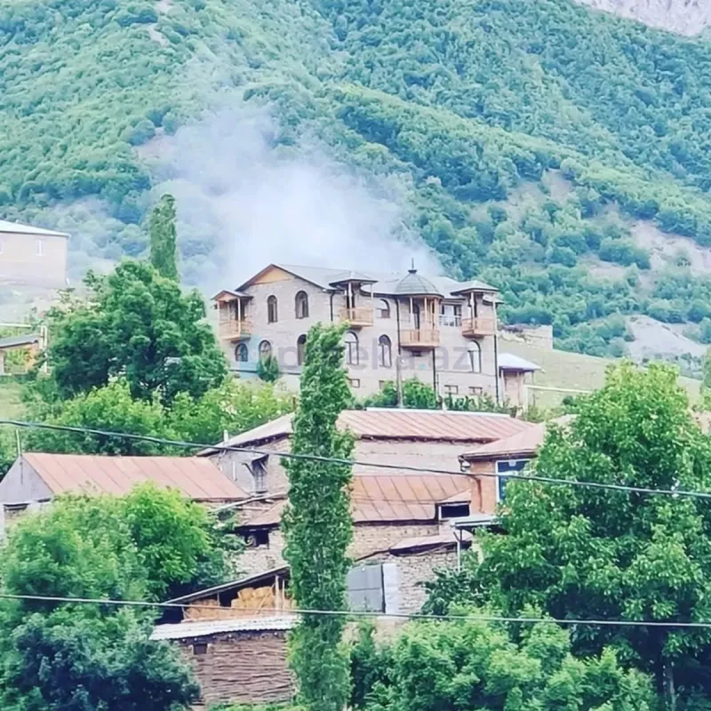 Satılır 10 otaqlı obyekt 600 m²