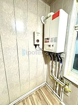 Satılır 2 otaqlı köhnə tikili 55 m²