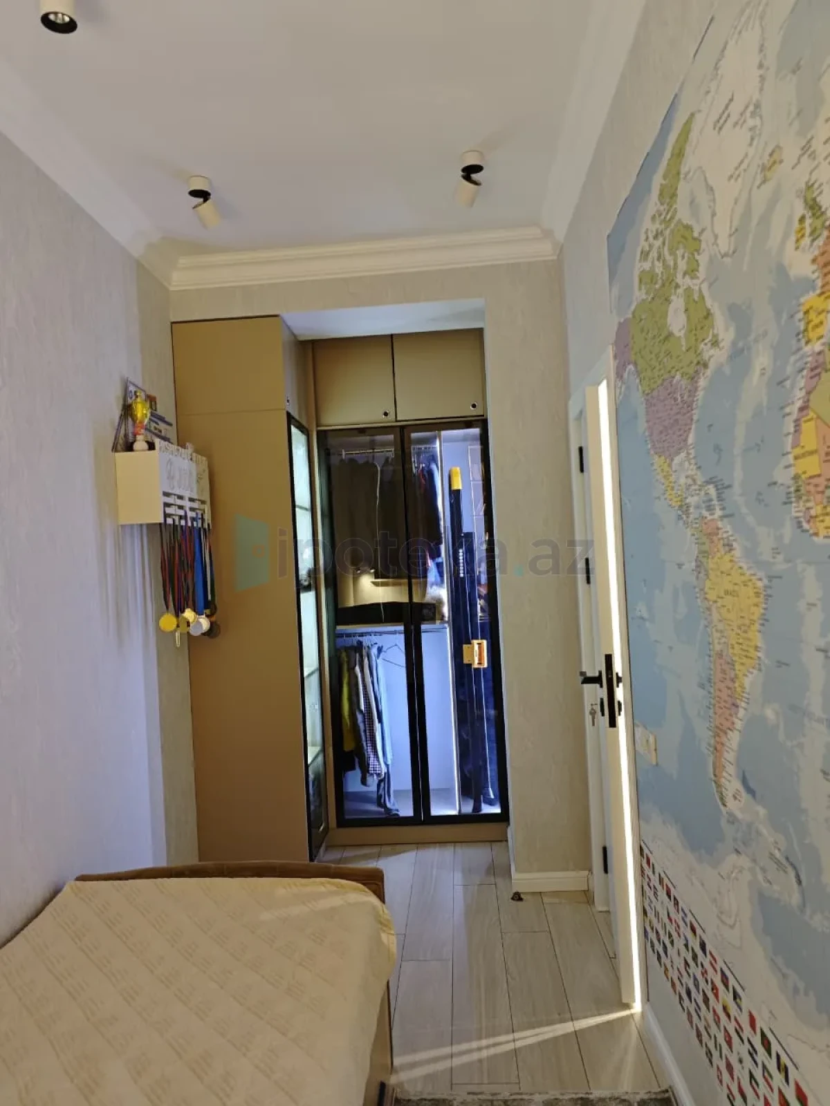 Satılır 4 otaqlı yeni tikili 1214 m²