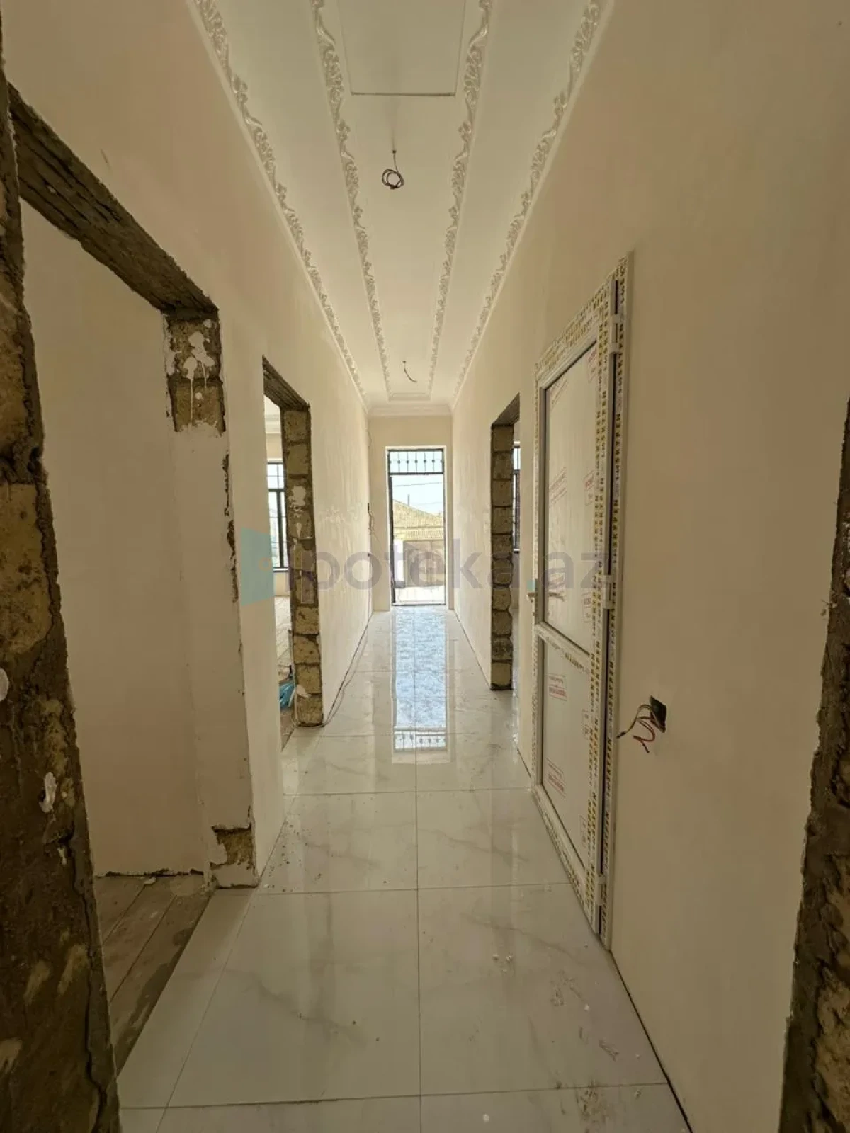 Satılır 3 otaqlı yeni tikili 90 m²