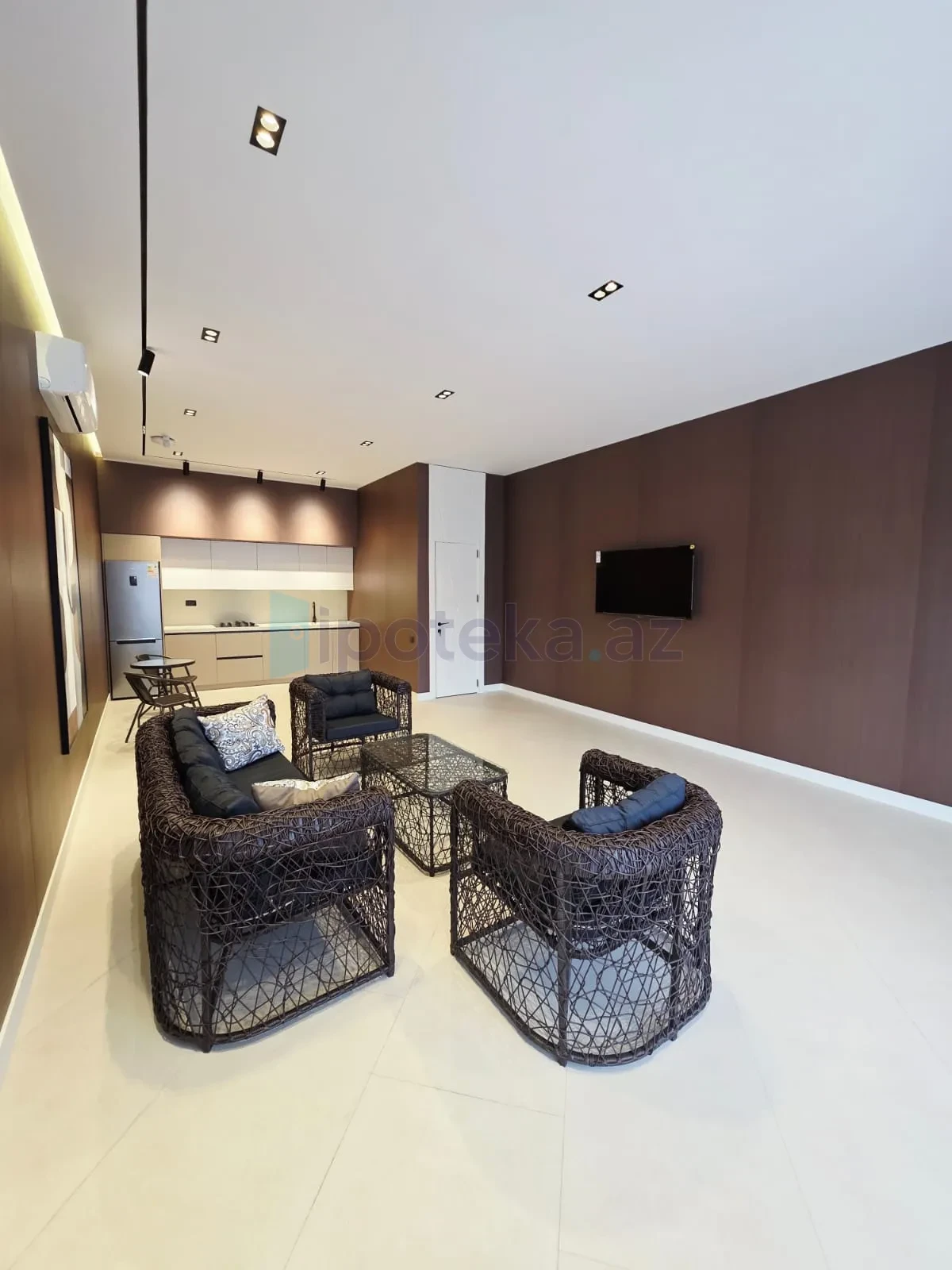 Satılır 5 otaqlı mənzil 230 m²