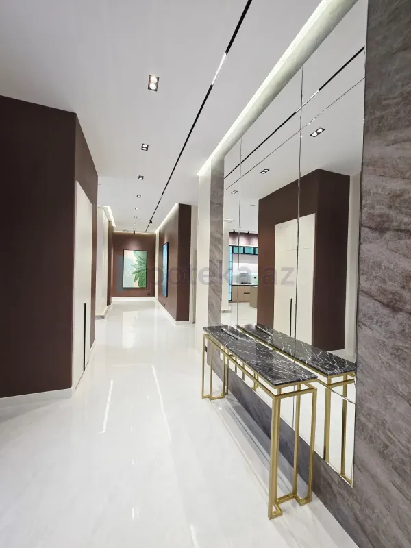 Satılır 5 otaqlı mənzil 230 m²